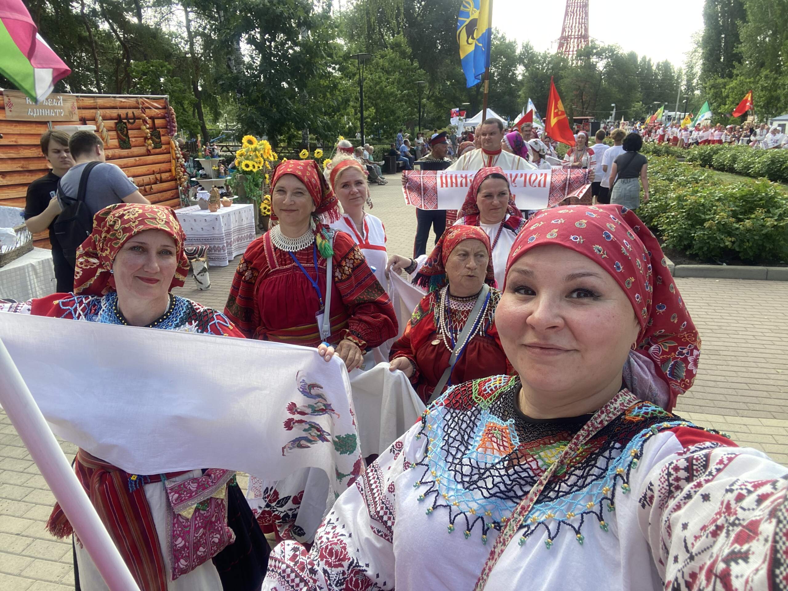 12 июля Бобровский район принял участие в VIII Губернском фестивале «Воронеж фольклорный» в парке 